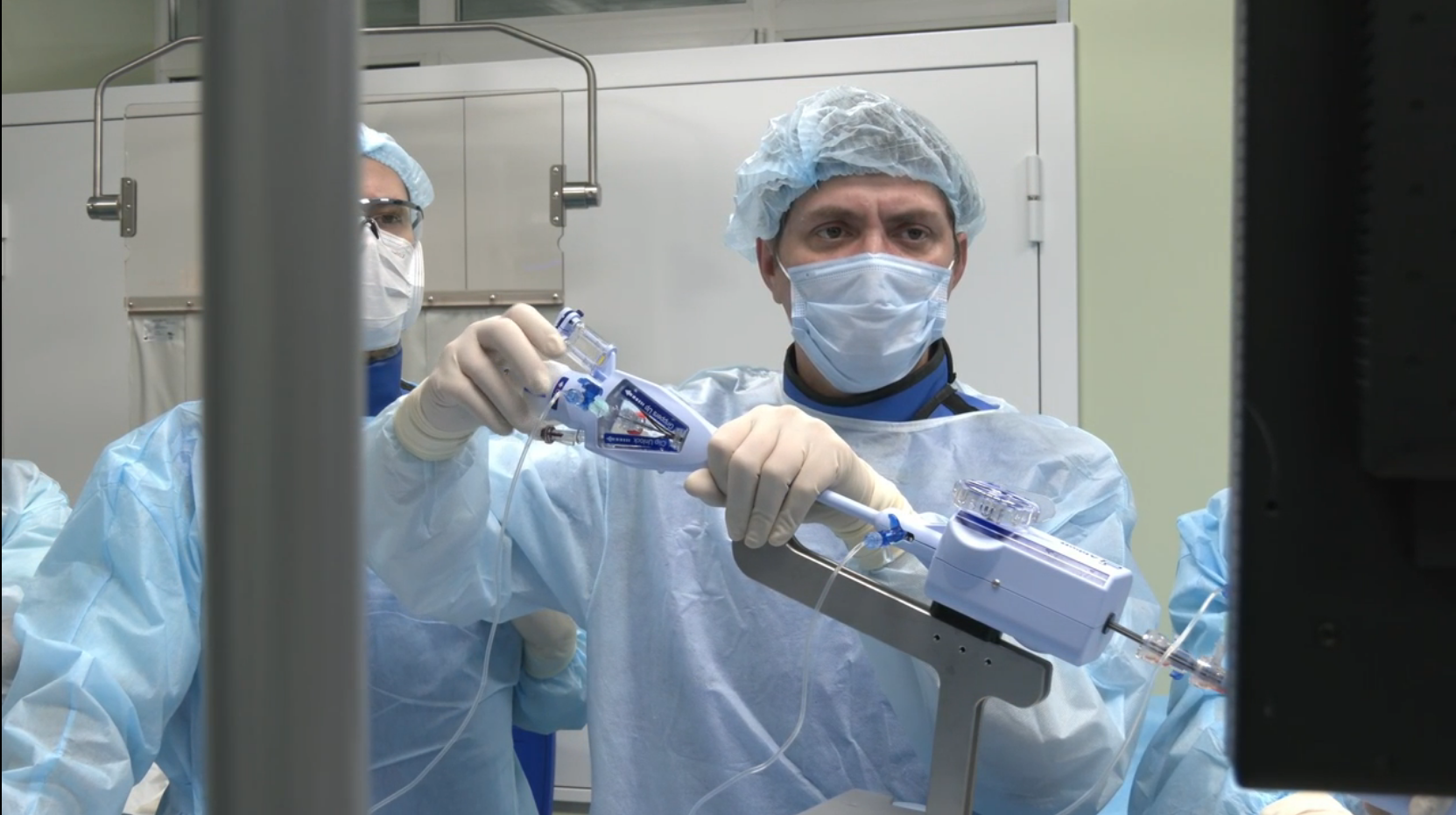 Фото из операционной.png Фото из операционной.png